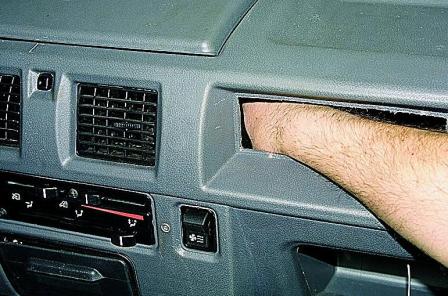 Снятие панели приборов автомобиля Соболь