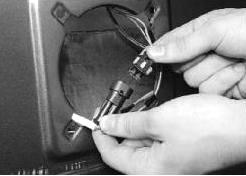 Снятие передней двери УАЗ Патриот