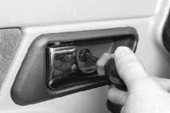 Снятие и установка обивки передней двери УАЗ Патриот