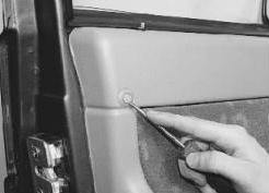 Снятие и установка обивки передней двери УАЗ Патриот