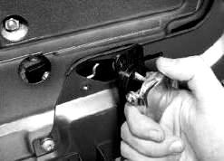 Как снять внутреннюю ручку передней двери УАЗ Патриот