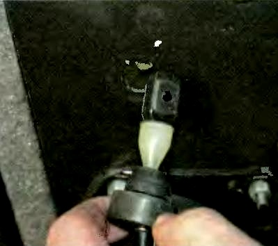 Замена троса привода дроссельной заслонки УАЗ Патриот