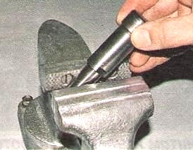 Снятие и установка гидронатяжителей цепей 