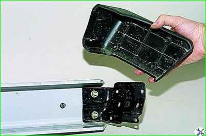 Снятие заднего бампера автомобиля