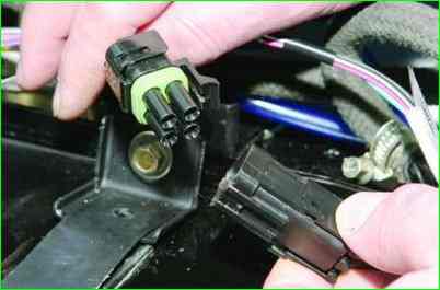 Как снять топливный бак ВАЗ-2107-20