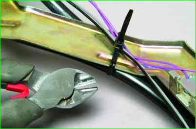 Замена электробензонасоса и датчика указателя уровня топлива