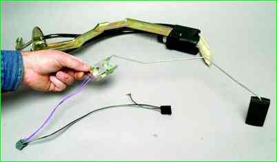 Замена электробензонасоса и датчика указателя уровня топлива