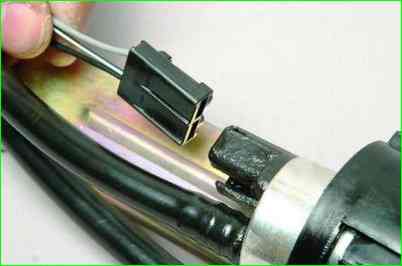 Замена электробензонасоса и датчика указателя уровня топлива