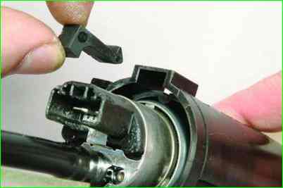 Замена электробензонасоса и датчика указателя уровня топлива