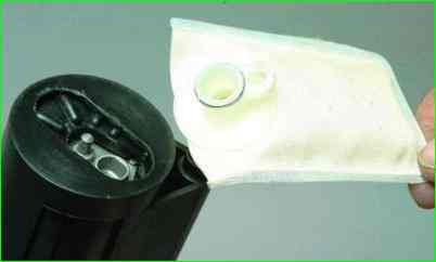 Замена электробензонасоса и датчика указателя уровня топлива