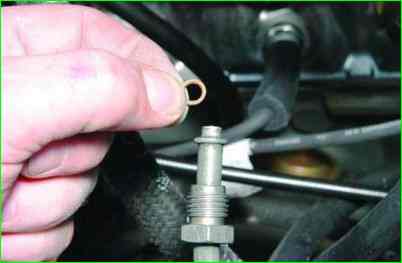 Как заменить топливный фильтр ВАЗ-2107-20