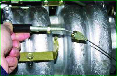Как заменить трос дросселя ВАЗ-2107-20