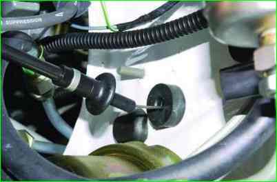 Как заменить трос дросселя ВАЗ-2107-20