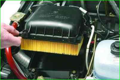 Как заменить воздушный фильтр ВАЗ-2107-20