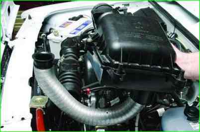 Как заменить воздушный фильтр ВАЗ-2107-20