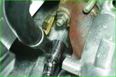 Замена прокладки впускной трубы и выпускного коллектора