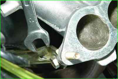 Замена прокладки впускной трубы и выпускного коллектора