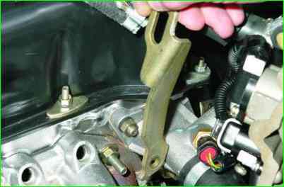 Замена прокладки впускной трубы и выпускного коллектора