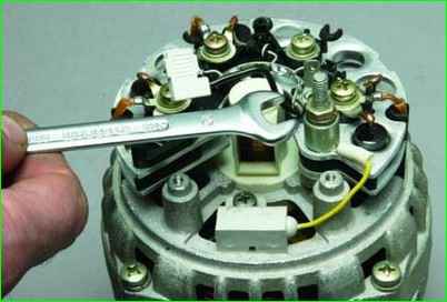 Снятие и разборка генератора