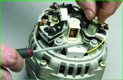 Снятие и разборка генератора