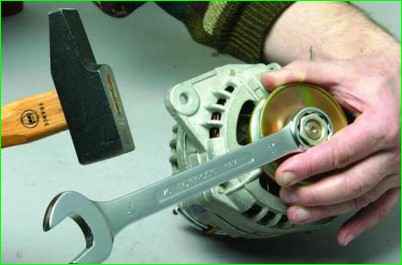 Снятие и разборка генератора