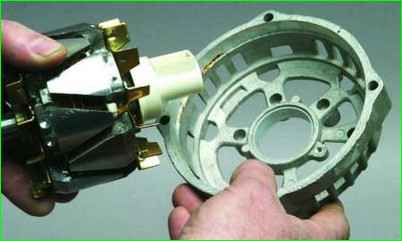 Снятие и разборка генератора