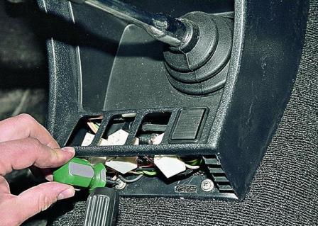 Замена панели приборов автомобиля ВАЗ-2107