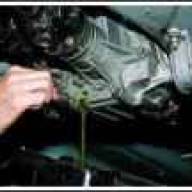 Cómo cambiar el aceite en la caja de transferencia de un automóvil VAZ-2121