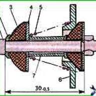 Desmontaje del amplificador neumático-hidráulico ZIL-5301