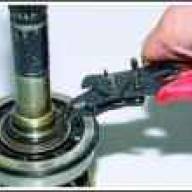 Розбирання первинного та вторинного валу коробки передач ВАЗ-2123